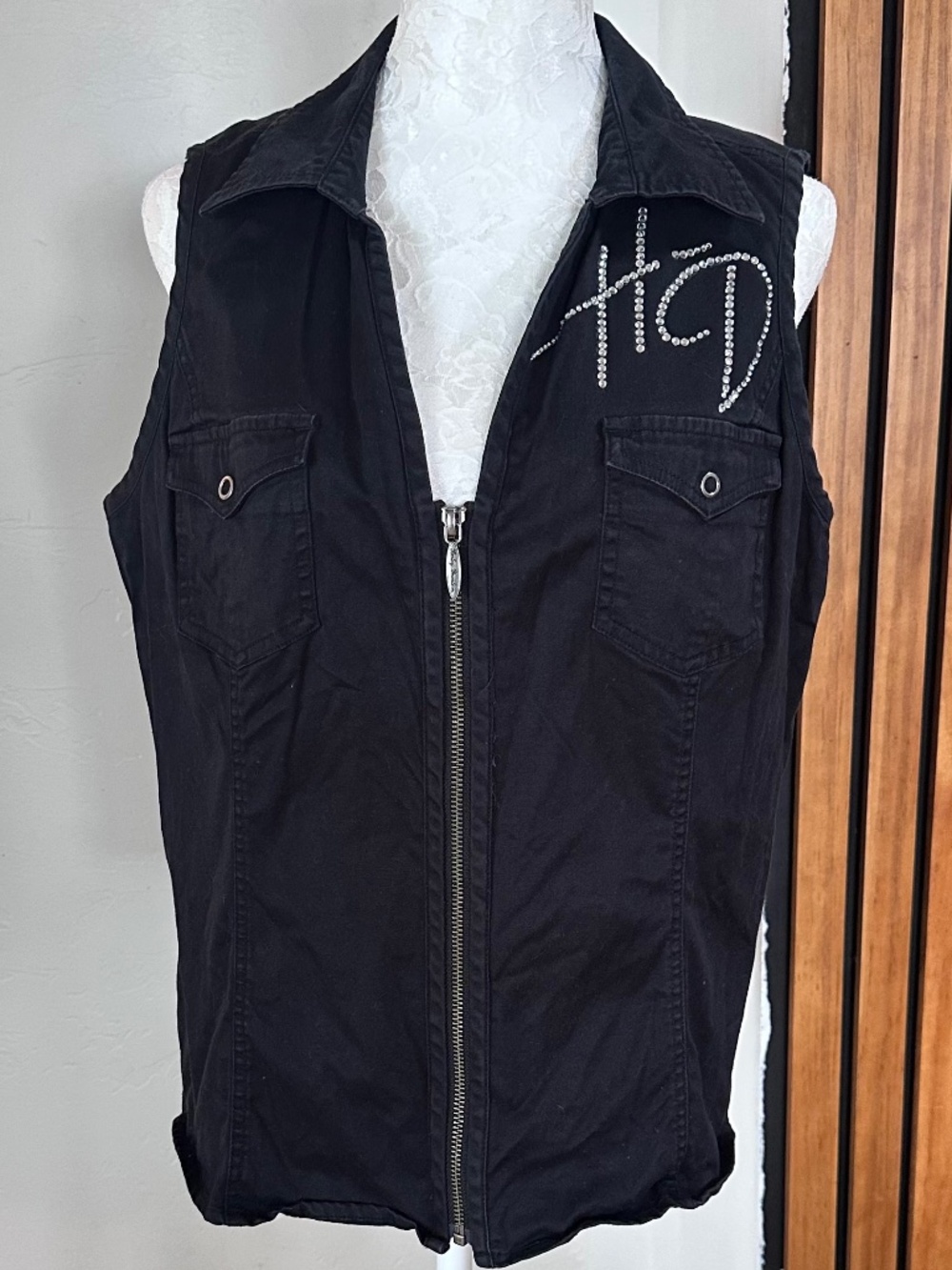 Harley-Davidson black sleeveless zip-front vest